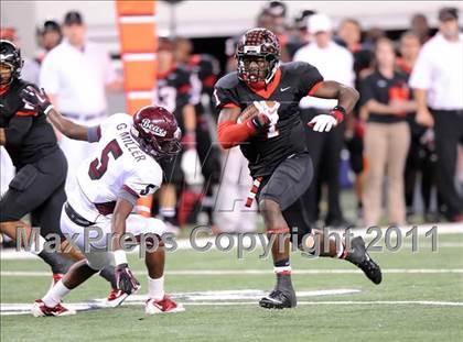 Thumbnail 2 in Liberty vs. Bastrop (4A Division 2 Region 2 Semifinals) photogallery.