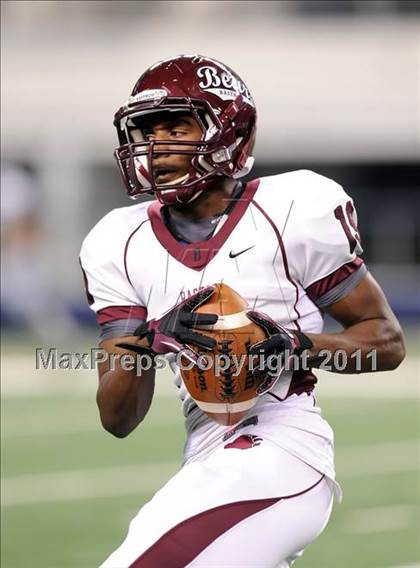 Thumbnail 3 in Liberty vs. Bastrop (4A Division 2 Region 2 Semifinals) photogallery.