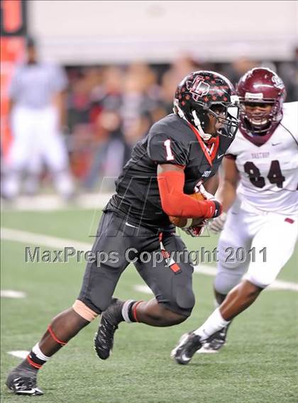 Thumbnail 1 in Liberty vs. Bastrop (4A Division 2 Region 2 Semifinals) photogallery.