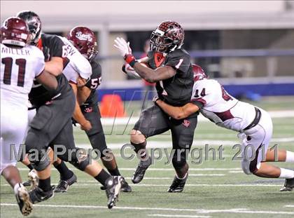 Thumbnail 1 in Liberty vs. Bastrop (4A Division 2 Region 2 Semifinals) photogallery.