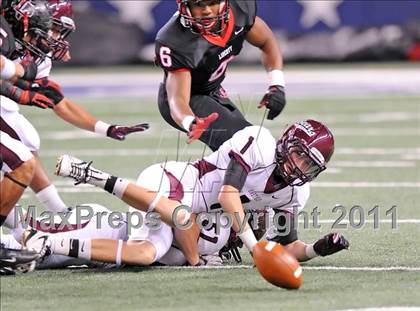 Thumbnail 3 in Liberty vs. Bastrop (4A Division 2 Region 2 Semifinals) photogallery.