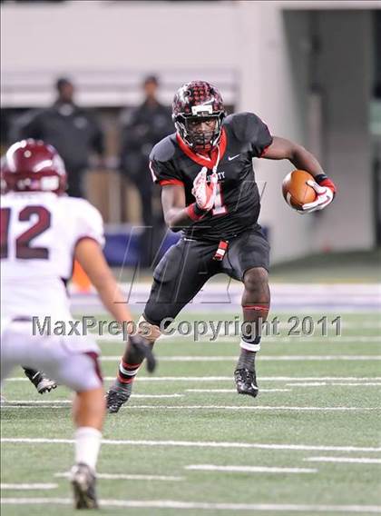 Thumbnail 2 in Liberty vs. Bastrop (4A Division 2 Region 2 Semifinals) photogallery.