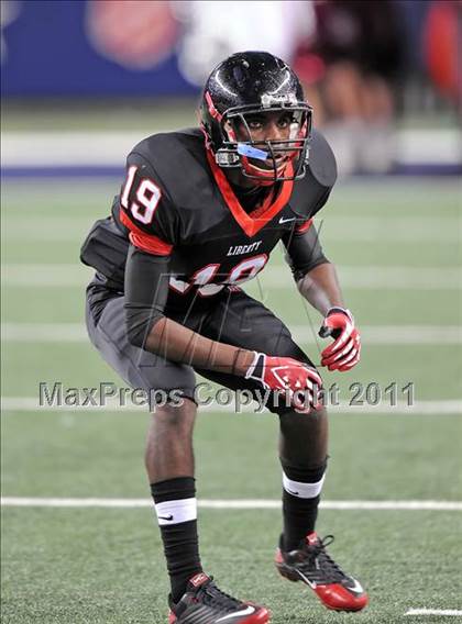 Thumbnail 2 in Liberty vs. Bastrop (4A Division 2 Region 2 Semifinals) photogallery.