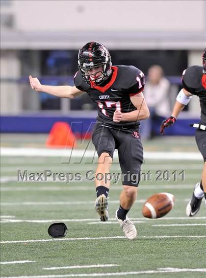 Thumbnail 1 in Liberty vs. Bastrop (4A Division 2 Region 2 Semifinals) photogallery.
