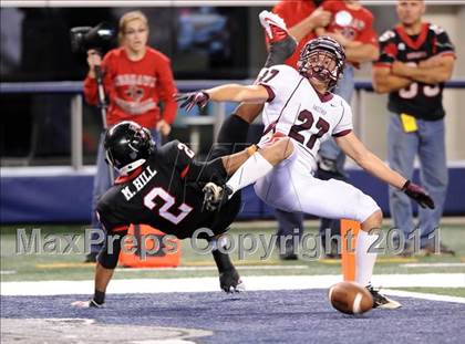 Thumbnail 1 in Liberty vs. Bastrop (4A Division 2 Region 2 Semifinals) photogallery.