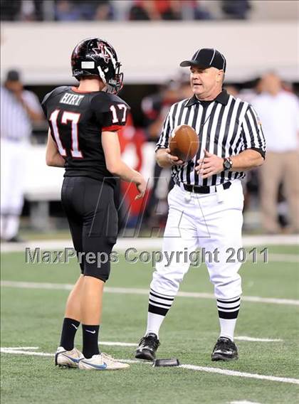 Thumbnail 3 in Liberty vs. Bastrop (4A Division 2 Region 2 Semifinals) photogallery.