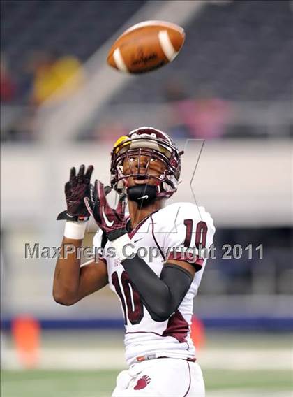 Thumbnail 1 in Liberty vs. Bastrop (4A Division 2 Region 2 Semifinals) photogallery.