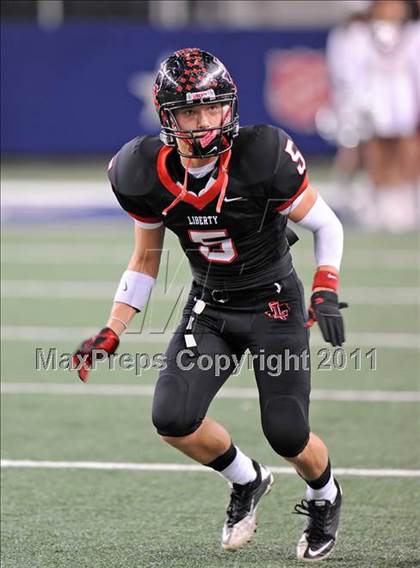 Thumbnail 2 in Liberty vs. Bastrop (4A Division 2 Region 2 Semifinals) photogallery.