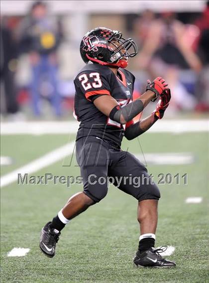 Thumbnail 2 in Liberty vs. Bastrop (4A Division 2 Region 2 Semifinals) photogallery.