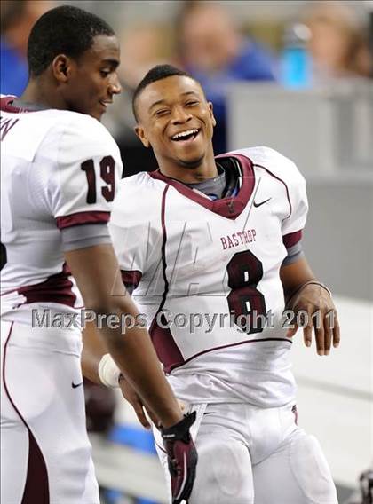 Thumbnail 1 in Liberty vs. Bastrop (4A Division 2 Region 2 Semifinals) photogallery.