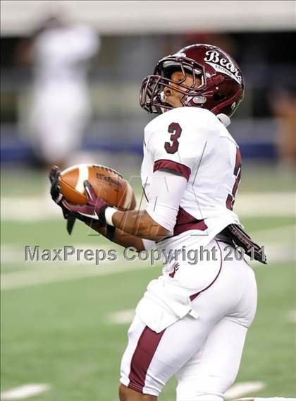Thumbnail 3 in Liberty vs. Bastrop (4A Division 2 Region 2 Semifinals) photogallery.