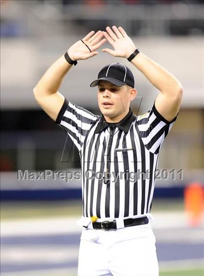 Thumbnail 2 in Liberty vs. Bastrop (4A Division 2 Region 2 Semifinals) photogallery.