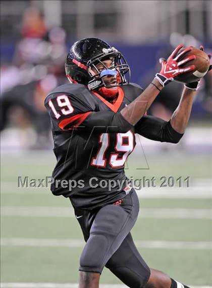 Thumbnail 3 in Liberty vs. Bastrop (4A Division 2 Region 2 Semifinals) photogallery.