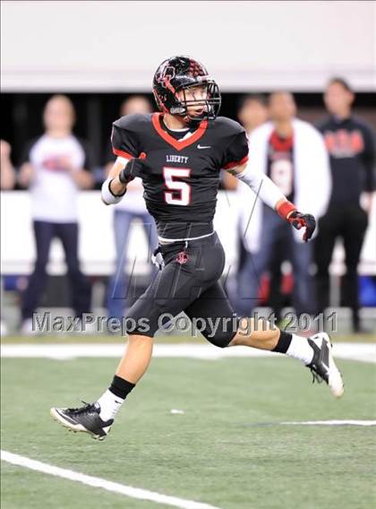 Thumbnail 1 in Liberty vs. Bastrop (4A Division 2 Region 2 Semifinals) photogallery.