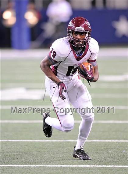 Thumbnail 2 in Liberty vs. Bastrop (4A Division 2 Region 2 Semifinals) photogallery.