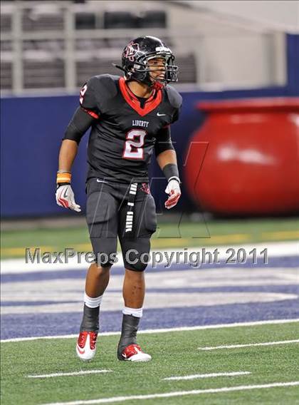 Thumbnail 3 in Liberty vs. Bastrop (4A Division 2 Region 2 Semifinals) photogallery.