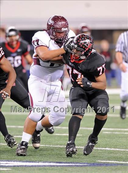 Thumbnail 1 in Liberty vs. Bastrop (4A Division 2 Region 2 Semifinals) photogallery.