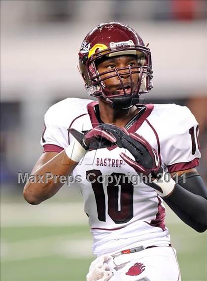 Thumbnail 2 in Liberty vs. Bastrop (4A Division 2 Region 2 Semifinals) photogallery.