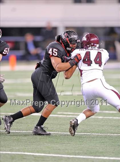 Thumbnail 3 in Liberty vs. Bastrop (4A Division 2 Region 2 Semifinals) photogallery.