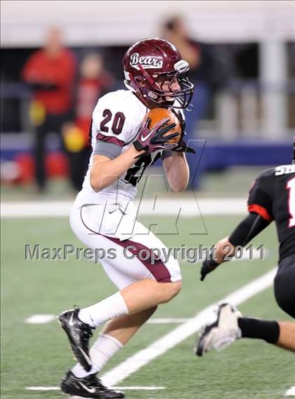 Thumbnail 3 in Liberty vs. Bastrop (4A Division 2 Region 2 Semifinals) photogallery.