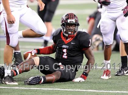 Thumbnail 1 in Liberty vs. Bastrop (4A Division 2 Region 2 Semifinals) photogallery.