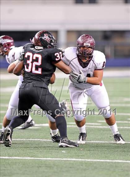 Thumbnail 1 in Liberty vs. Bastrop (4A Division 2 Region 2 Semifinals) photogallery.
