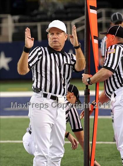 Thumbnail 2 in Liberty vs. Bastrop (4A Division 2 Region 2 Semifinals) photogallery.
