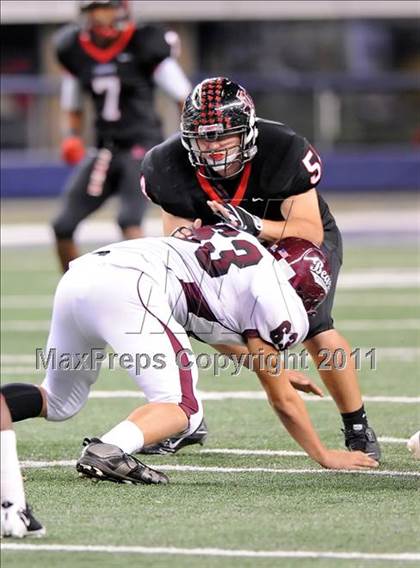 Thumbnail 2 in Liberty vs. Bastrop (4A Division 2 Region 2 Semifinals) photogallery.