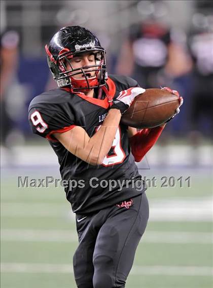 Thumbnail 2 in Liberty vs. Bastrop (4A Division 2 Region 2 Semifinals) photogallery.