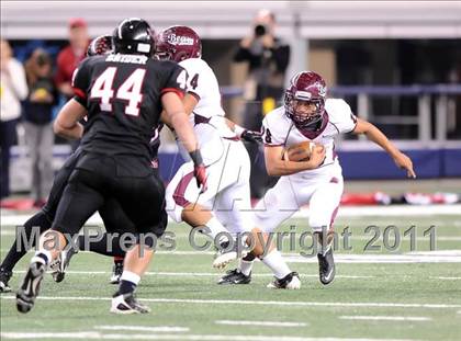 Thumbnail 2 in Liberty vs. Bastrop (4A Division 2 Region 2 Semifinals) photogallery.