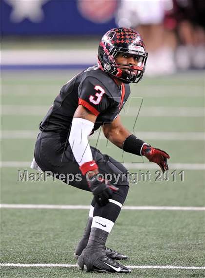 Thumbnail 1 in Liberty vs. Bastrop (4A Division 2 Region 2 Semifinals) photogallery.