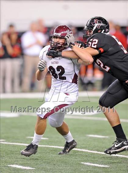 Thumbnail 2 in Liberty vs. Bastrop (4A Division 2 Region 2 Semifinals) photogallery.
