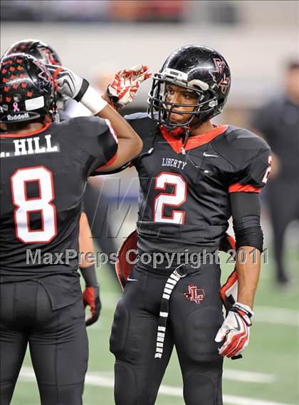 Thumbnail 1 in Liberty vs. Bastrop (4A Division 2 Region 2 Semifinals) photogallery.