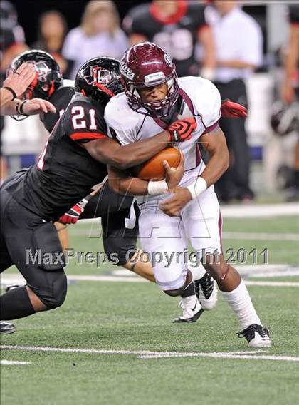 Thumbnail 2 in Liberty vs. Bastrop (4A Division 2 Region 2 Semifinals) photogallery.