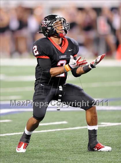 Thumbnail 3 in Liberty vs. Bastrop (4A Division 2 Region 2 Semifinals) photogallery.