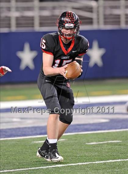 Thumbnail 3 in Liberty vs. Bastrop (4A Division 2 Region 2 Semifinals) photogallery.