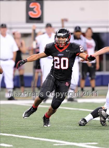 Thumbnail 1 in Liberty vs. Bastrop (4A Division 2 Region 2 Semifinals) photogallery.