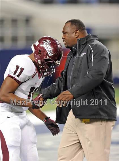 Thumbnail 1 in Liberty vs. Bastrop (4A Division 2 Region 2 Semifinals) photogallery.