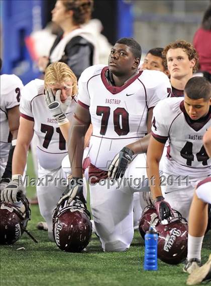 Thumbnail 2 in Liberty vs. Bastrop (4A Division 2 Region 2 Semifinals) photogallery.