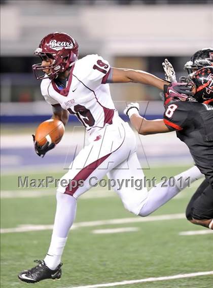 Thumbnail 3 in Liberty vs. Bastrop (4A Division 2 Region 2 Semifinals) photogallery.