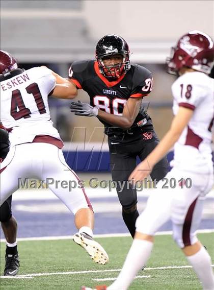 Thumbnail 2 in Liberty vs. Bastrop (4A Division 2 Region 2 Semifinals) photogallery.