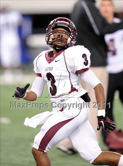 Thumbnail 2 in Liberty vs. Bastrop (4A Division 2 Region 2 Semifinals) photogallery.