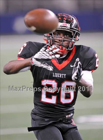 Thumbnail 1 in Liberty vs. Bastrop (4A Division 2 Region 2 Semifinals) photogallery.