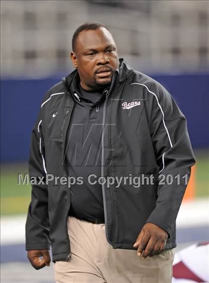 Thumbnail 2 in Liberty vs. Bastrop (4A Division 2 Region 2 Semifinals) photogallery.