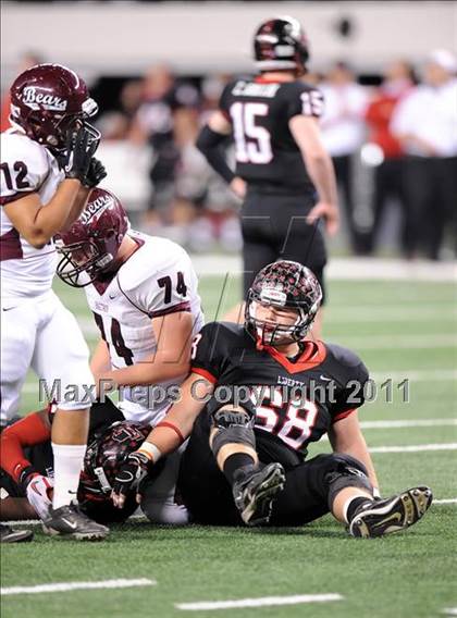 Thumbnail 2 in Liberty vs. Bastrop (4A Division 2 Region 2 Semifinals) photogallery.