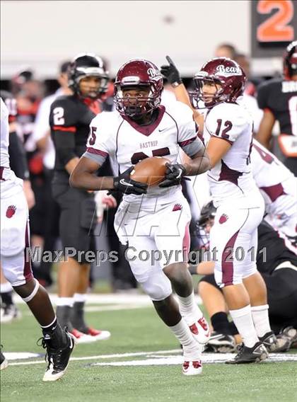 Thumbnail 1 in Liberty vs. Bastrop (4A Division 2 Region 2 Semifinals) photogallery.