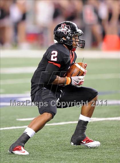 Thumbnail 2 in Liberty vs. Bastrop (4A Division 2 Region 2 Semifinals) photogallery.