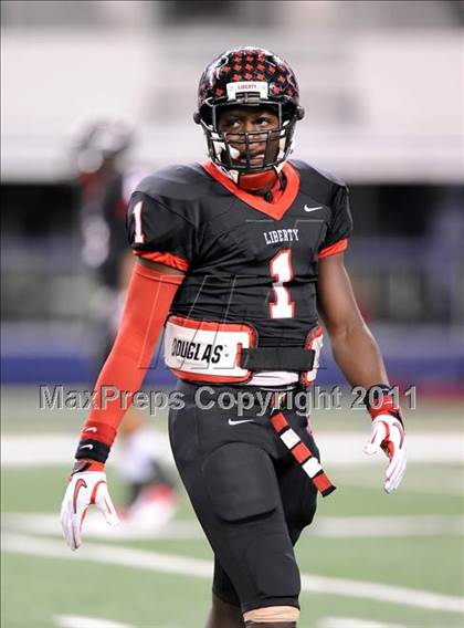 Thumbnail 2 in Liberty vs. Bastrop (4A Division 2 Region 2 Semifinals) photogallery.