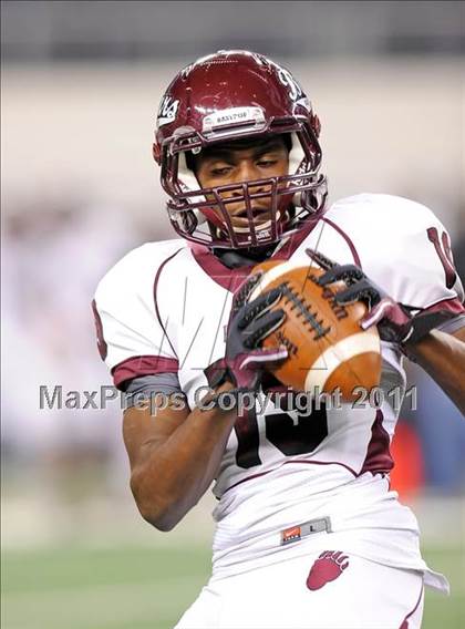 Thumbnail 2 in Liberty vs. Bastrop (4A Division 2 Region 2 Semifinals) photogallery.