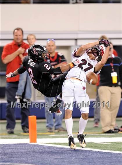 Thumbnail 3 in Liberty vs. Bastrop (4A Division 2 Region 2 Semifinals) photogallery.
